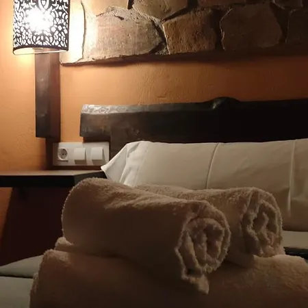 Montes * Casas de Miravete