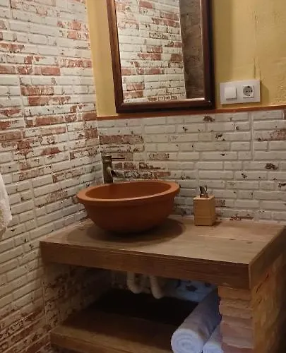 Montes Casas de Miravete